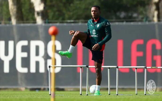 体育资讯平台-瑞天空丨米兰愿听取对埃斯图皮尼安的报价